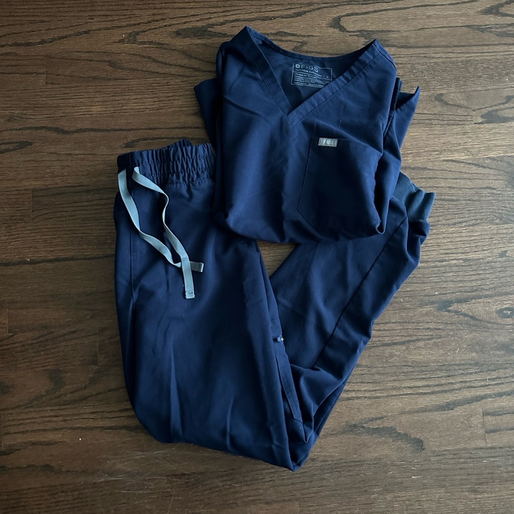 Navy figs set size small - great condition